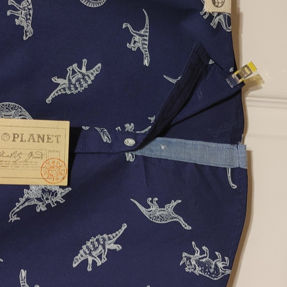 🌎 Free Planet Shirt - Picture 6 of 10